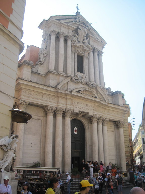 Католическая церковь фонтана Треви, Рим