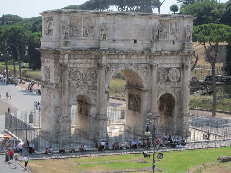 Трриумфальная арка Константина в Риме