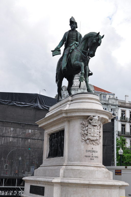 Порту, памятник Педро IV