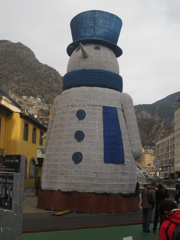 Снеговик вместо ёлки, Андорра ла Веллья