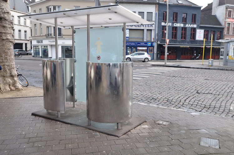 Отркрытый общественный туалет в Генте