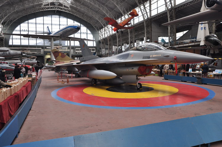 Музей королевской армии, авиация, самолеты, Брюссель